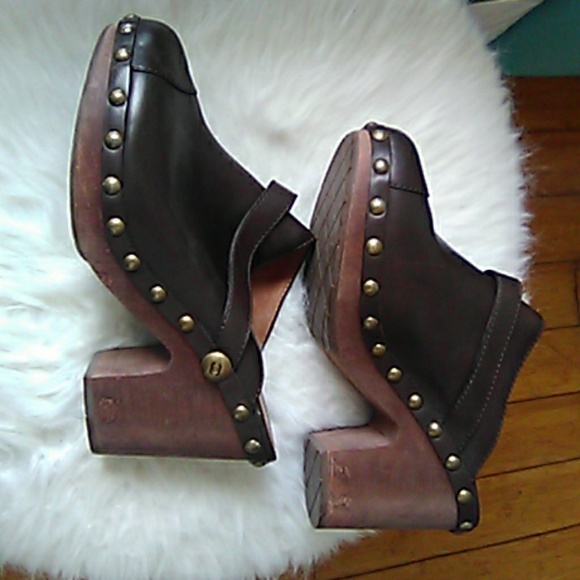 Chanel Couture Platform Clogs - Picture 7 of 7